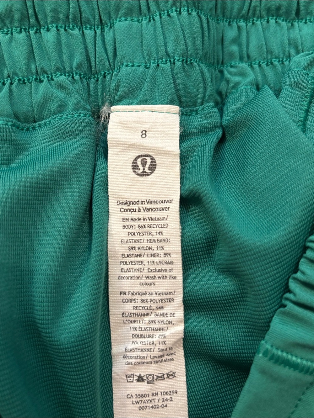 EUC! LULULEMON Hotty Hot low rise lined shorts. Size 8. - Picture 9 of 9